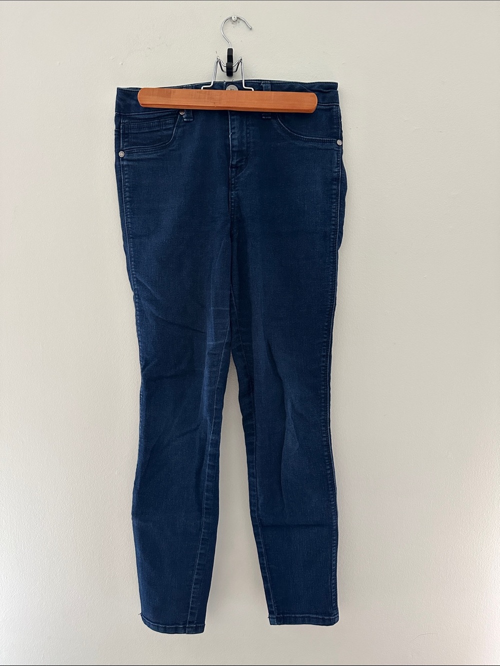 Dark wash skinny jeans